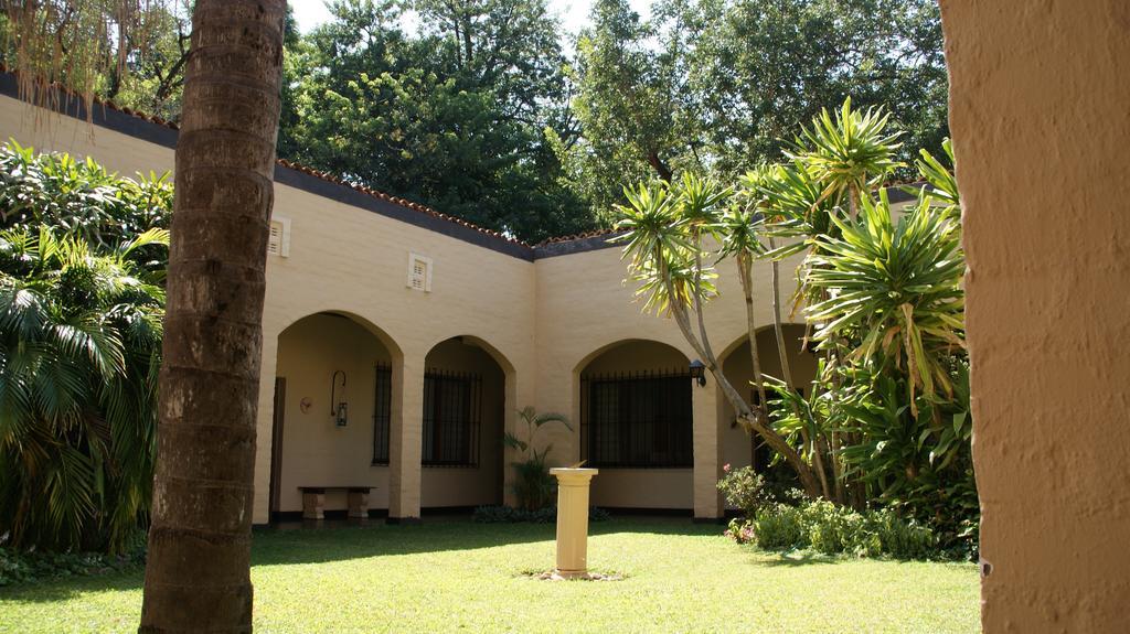 Laughing Waters Guest House Hazyview Buitenkant foto
